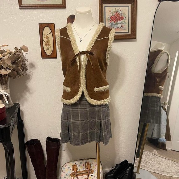 Vintage Faux Shearling Suede Tie Vest - Picture 2 of 8